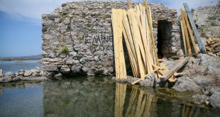 Urla'da Denize sıfır Roma hamamı aslına uygun restore ediliyor
