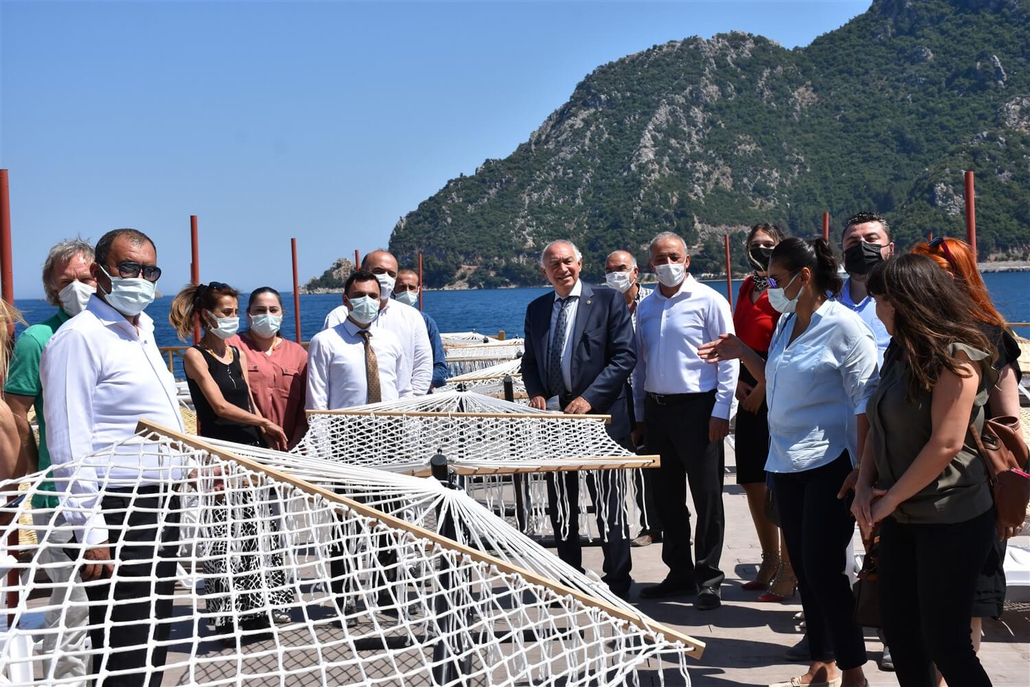 AK Parti Muğla Milletvekili Demir, Kültür ve Turizm Bakanlığınca Marmaris'te inşası süren plajı inceledi