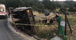 Akhisar ilçesinde devrilen çekicinin sürücüsü hayatını kaybetti