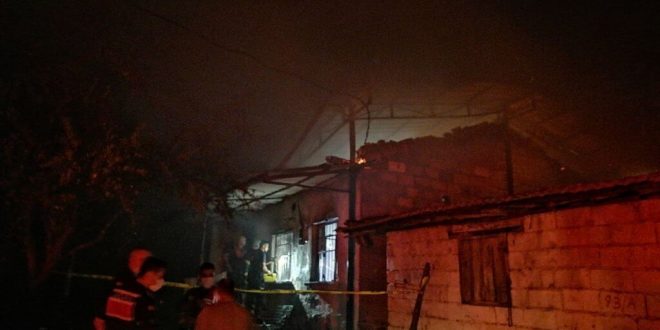Aydın Nazilli'de çıkan ev yangınında 1 kişi öldü