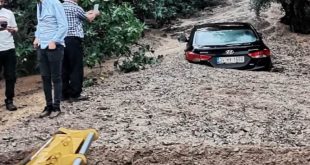 Aydın'da etkili olan sağanak hayatı olumsuz etkiledi