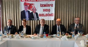 Bağımsız İstanbul milletvekili Ümit Özdağ, İzmir'de temaslarda bulundu