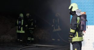 Denizli Honaz ilçesindeki iplik fabrikasında yangın çıktı