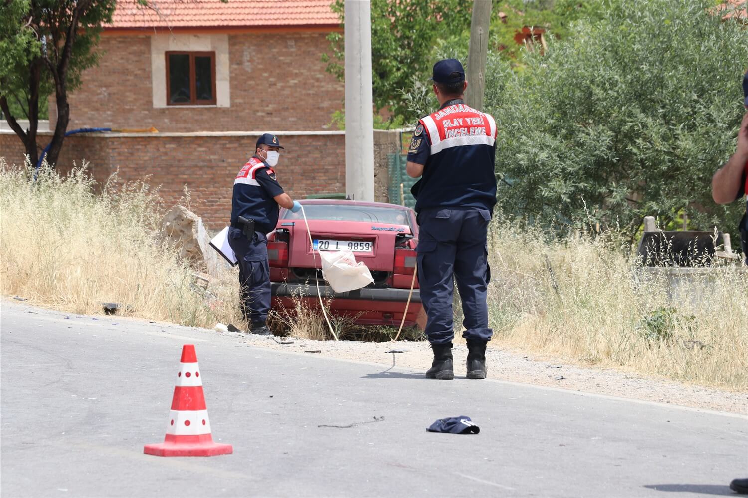 Denizli'de otomobil ile çarpışan motosikletteki genç kız öldü, sürücüsü yaralandı