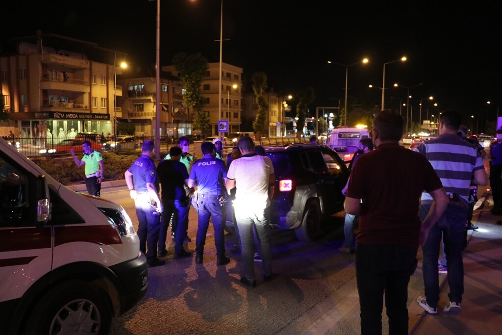 Denizli'de yolda makas atma yüzünden çıktığı iddia edilen tartışmada bir kişi yaralandı