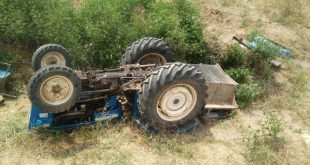 Germencik'te devrilen traktörün sürücüsü yaralandı