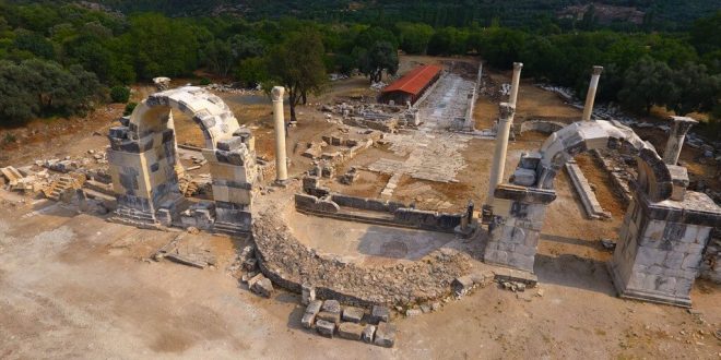 Gladyatörler kentinin şehir kapısı yıllar sonra yeniden ayağa kaldırıldı