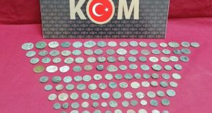 İzmir Bornova İlçesinde 131 parça tarihi eser ele geçirildi, 1 kişi yakalandı