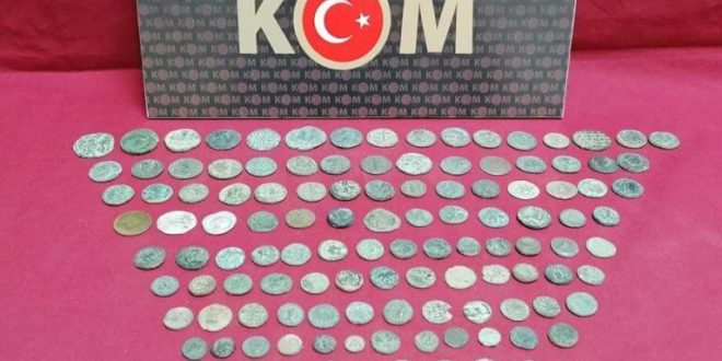 İzmir Bornova İlçesinde 131 parça tarihi eser ele geçirildi, 1 kişi yakalandı