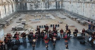İzmir Devlet Türk Dünyası Dans ve Müzik Topluluğu, Apollon Tapınağı'nda konser verdi