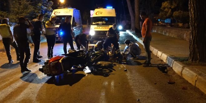 İzmir Tire ilçesinde iki motosiklet çarpıştı: 2 ağır yaralı