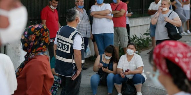 İzmir ve çevre illerde üniversite adaylarının AYT heyecanı başladı