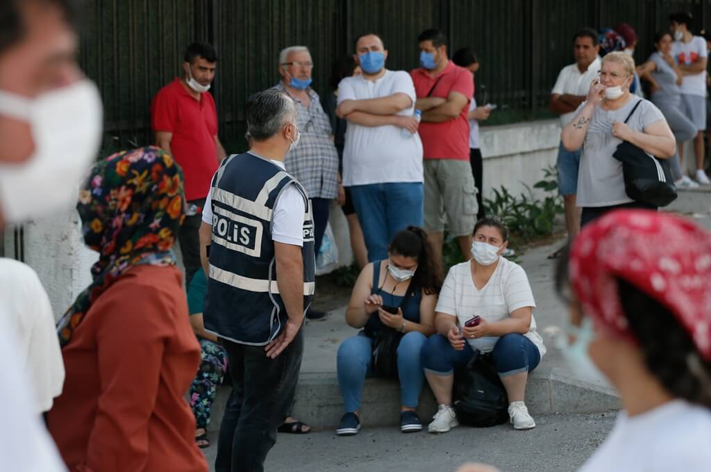 İzmir ve çevre illerde üniversite adaylarının AYT heyecanı başladı