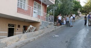 İzmir'de bir evde meydana gelen patlama nedeniyle 5 kişi yaralandı