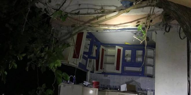 İzmir'de mutfak tüpü gazının sıkışması sonucu yaşanan patlamada bir kişi yaralandı