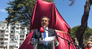 İzmir'in Konak İlçesinde yapılan Mübadele Parkı ve Anıtı'nın açılışı yapıldı