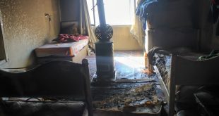 Kütahya'da yangın çıkan evde dumandan etkilenen kişi hastaneye kaldırıldı