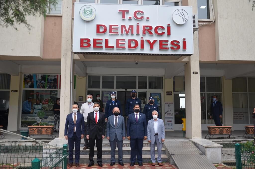 Manisa Valisi Karadeniz, Demirci'de incelemelerde bulundu