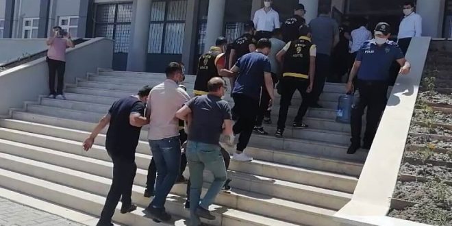 Merkezi Aydın'da yapılan dolandırıcılık operasyonunda 45 kişi yakalandı