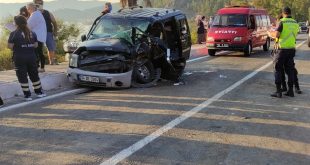 Muğla'da hafif ticari araç ve kepçe çarpıştı: 4 yaralı