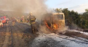 Muğla'da seyir halindeyken yanan araç kullanılamaz hale geldi