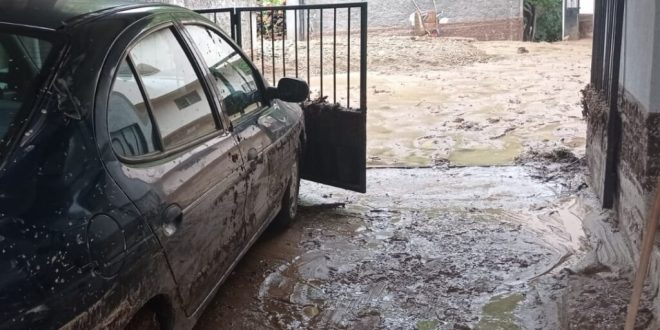 Sağanak yağış Denizli'de hayatı olumsuz etkiledi