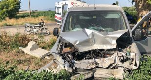 Saruhanlı'daki trafik kazasında 3 kişi yaralandı