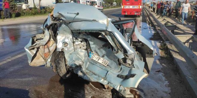 Afyonkarahisar'da zincirleme trafik kazası: 1 ölü, 4 yaralı