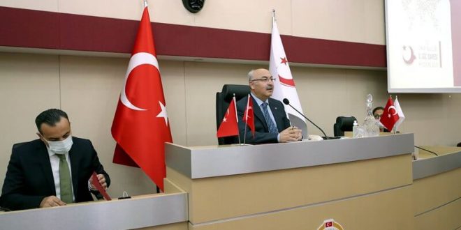 İzmir Valisi Yavuz Selim Köşger, kentte 200 bin civarında yabancının yaşadığını bildirdi: