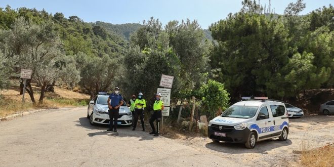 İzmir'de polis ekipleri orman yangınlarına karşı denetimlerini sürdürüyor