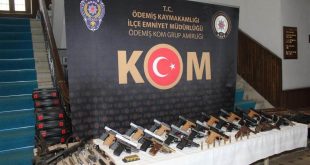 İzmir'in Ödemiş ilçesinde silah kaçakçılığı operasyonu: 2 gözaltı