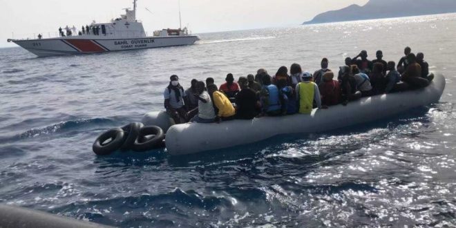 Kuşadasın'da 39 düzensiz göçmen kurtarıldı