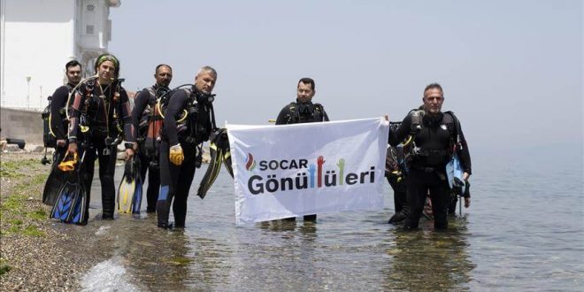 SOCAR Gönüllüleri Marmara Denizi'nde müsilaj ve çöp temizliği yaptı