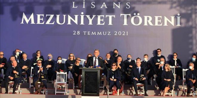 Turkcell Genel Müdürü Erkan, Yıldız Teknik Üniversitesi'nde yeni mezunlarla bir araya geldi