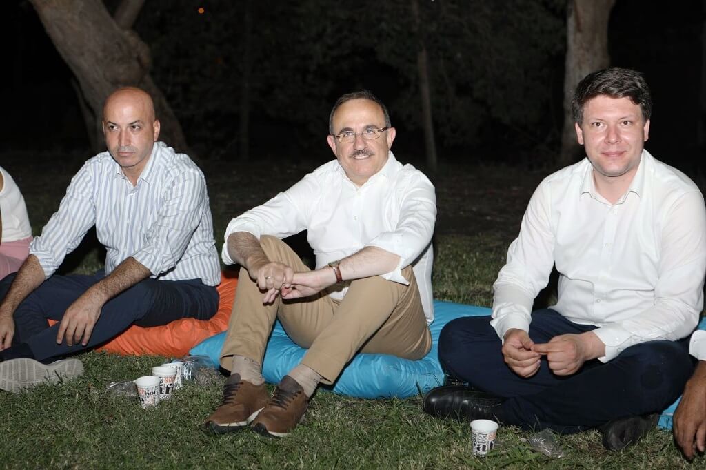 AK Parti İzmir İl Başkanı Sürekli, gençlerle bir araya geldi