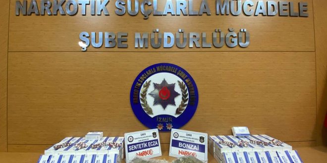 İzmir'de 1 kilo 935 gram sentetik uyuşturucu ile 5 bin 600 sentetik hap ele geçirildi