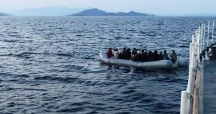 İzmir'de Türk kara sularına geri itilen 34 düzensiz göçmen kurtarıldı