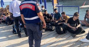 İzmir'in Urla ilçesinde 19 düzensiz göçmen yakalandı
