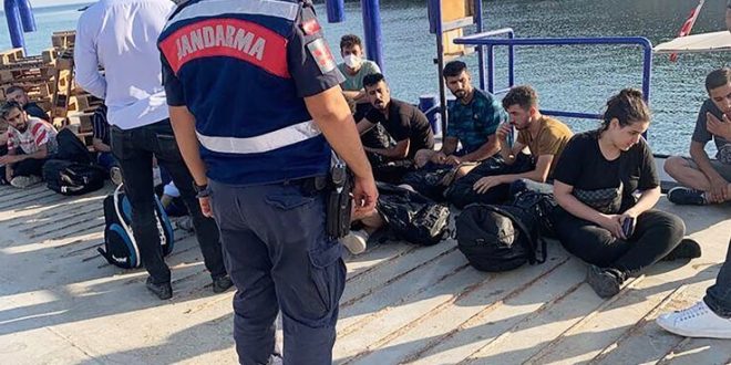 İzmir'in Urla ilçesinde 19 düzensiz göçmen yakalandı
