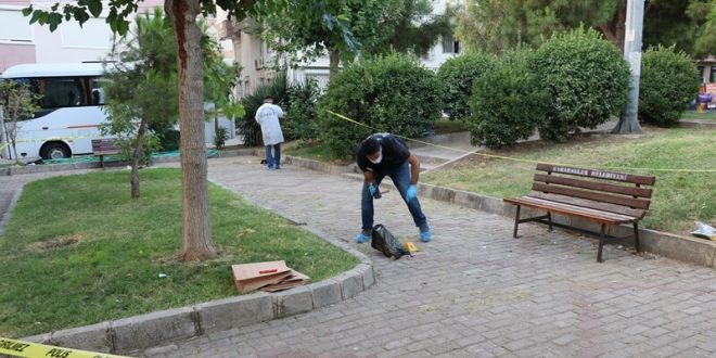 Karabağlar ilçesinde çıkan bıçaklı kavga: 1 ölü 3 yaralı