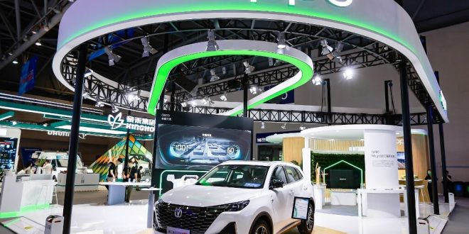 OPPO, Smart China Expo 2021'de Yeni MagVOOC Hızlı Şarj Serisini ve Araç İçi Bağlantı Teknolojilerini Sergiliyor