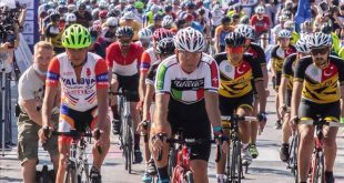 "Turkcell GranFondo İzmir"de pedallar yangında zarar gören çocukların eğitimi için dönecek