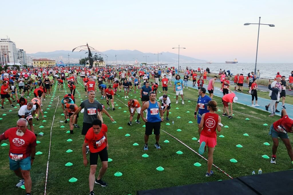 9 Eylül Uluslararası İzmir Yarı Maratonu başladı