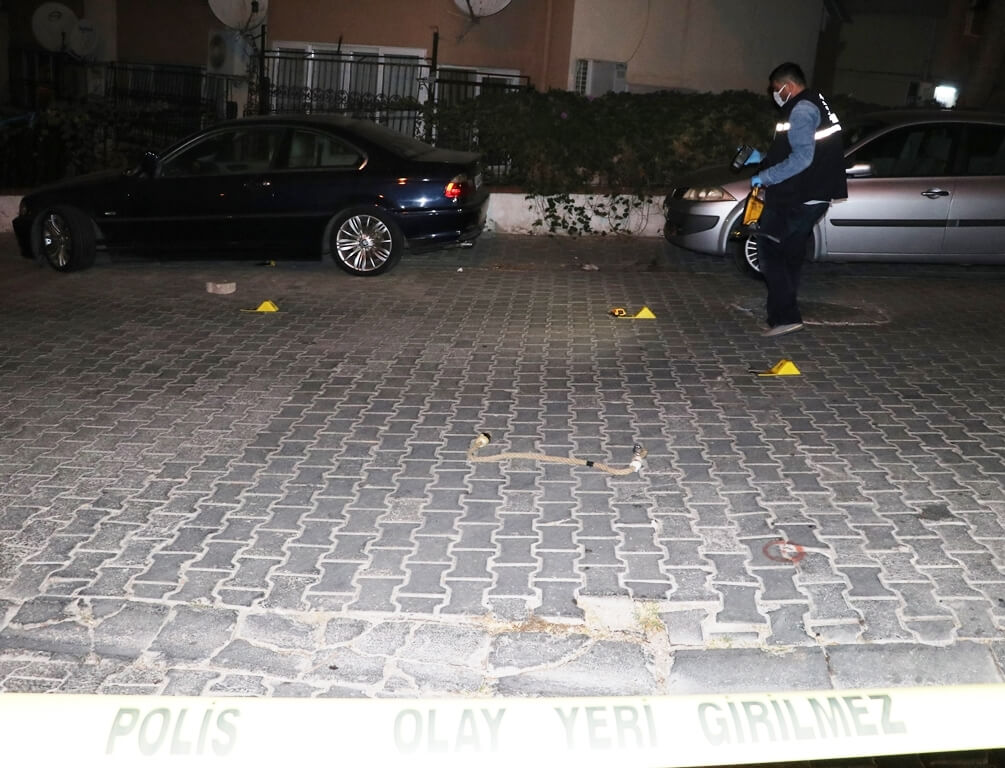 İzmir Karabağlar ilçesinde silahlı saldırıya uğrayan kişi hayatını kaybetti