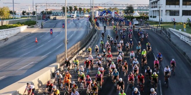 Turkcell GranFondo İzmir Yol Bisiklet Yarışı başladı