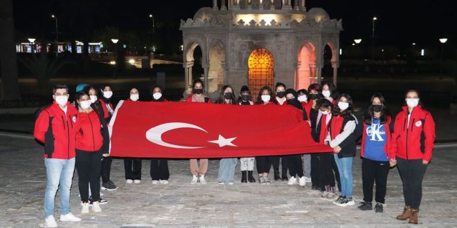 İzmir’de öğrenciler için Çanakkale ve Kurtuluş Savaşı'nın yaşandığı illere gezi düzenlendi