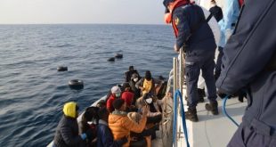 İzmir'in Seferihisar ve Dikili ilçeleri açıklarında 59 Düzensiz Göçmen