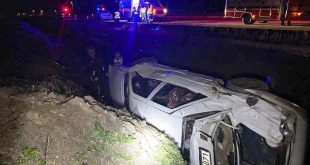 İzmir Tire'de otomobilin devrilmesi sonucu 1 kişi öldü, 2 kişi yaralandı