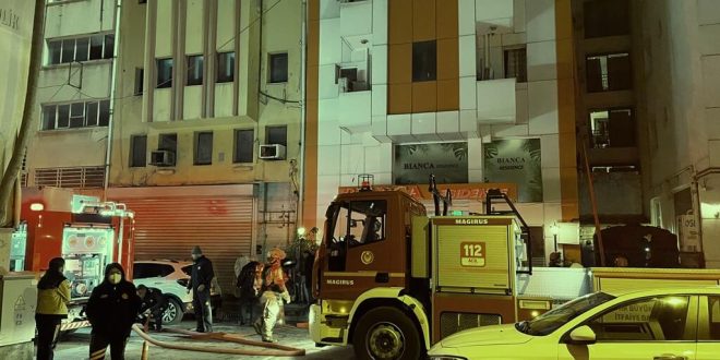 Konak'ta otel çatısında çıkan yangın söndürüldü