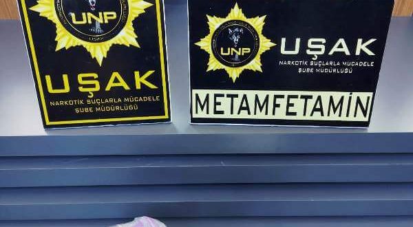 Uşak'ta Trafik kontrolünde bir otomobilde 1 kilo 300 gram metamfetamin ele geçirildi